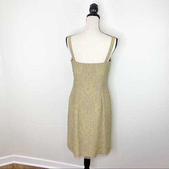 Tahari Scoop Neck Sleeveless Gold Brocade Sheath Dress w/Organza Trim NWOT Sz 10 - Picture 9 of 16